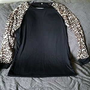 Long sleeve in sheer leopard-print, black shirt